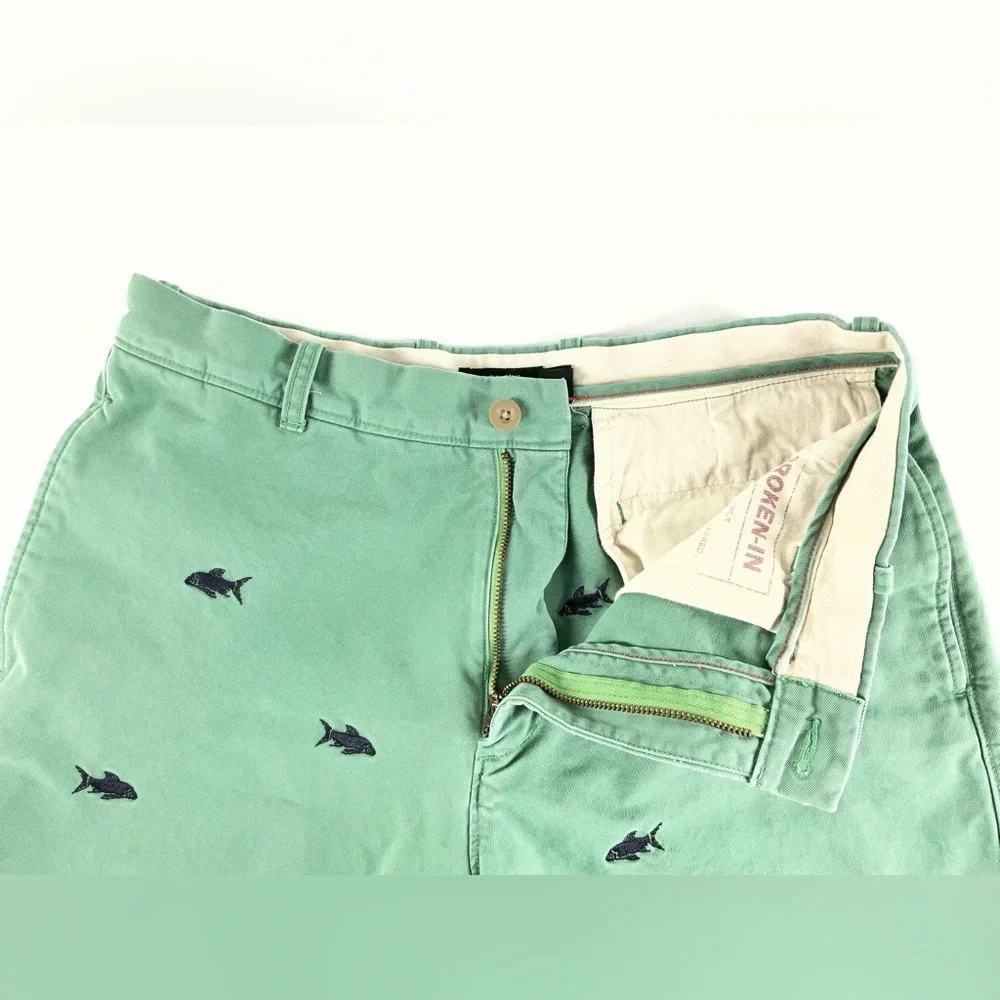 J. Crew Shark Embroidered Chino Flat Front Green‎ Shorts Mens Size 34